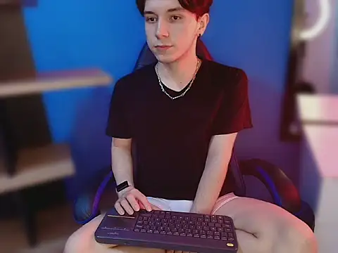 hollannd  online show from 03/14/26, 01:06