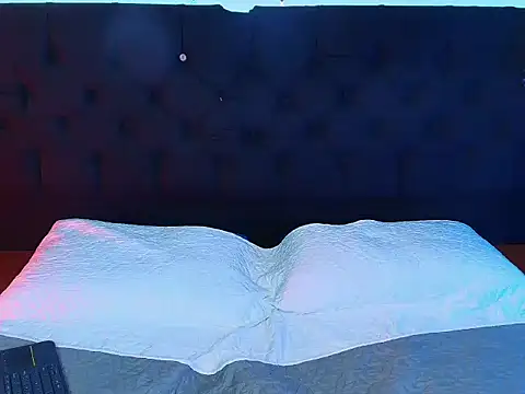 hollannd  online show from 03/21/26, 03:16