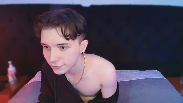 hollannd  online show from 03/26/26, 03:21