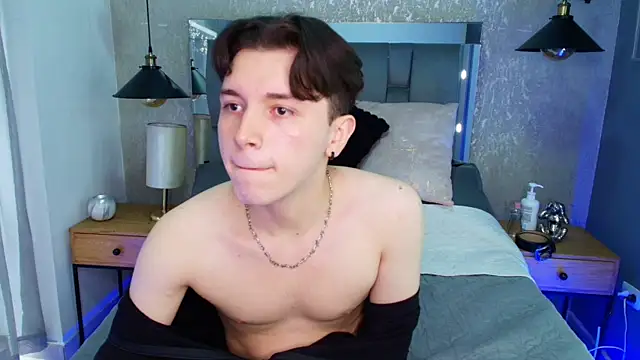 hollannd  online show from 04/09/26, 01:17