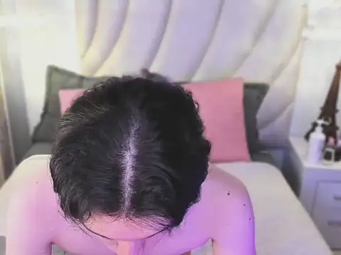 hollannd  online show from 04/18/26, 03:58