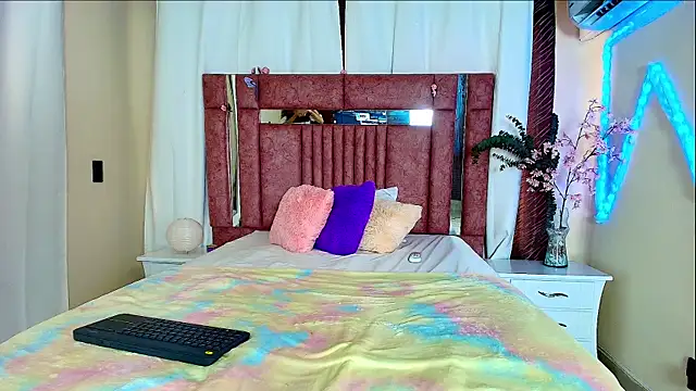 Snapshot of Lia_Fox1 chatting on 03/02/26, 01:07 Lia Fox1 online show from 03/02/26, 01:07