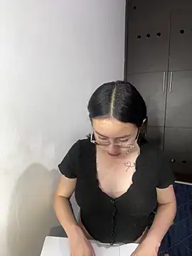 Anni Rose online show from 04/08/26, 09:11