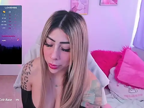 Snapshot of Martina_robertss chatting on 06/17/26, 01:21 Martina robertss online show from 06/17/26, 01:21
