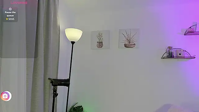 Snapshot of AlaiaRogers chatting on 04/01/26, 10:27 AlaiaRogers online show from 04/01/26, 10:27