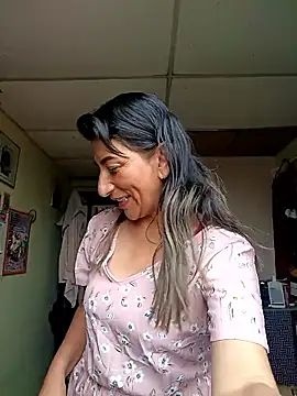 Lucia Rios online show from 04/05/26, 03:30