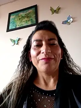 Snapshot of Lucia_Rios chatting on 04/22/26, 10:27 Lucia Rios online show from 04/22/26, 10:27