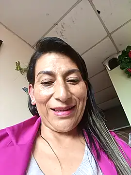Snapshot of Lucia_Rios chatting on 05/01/26, 10:04 Lucia Rios online show from 05/01/26, 10:04