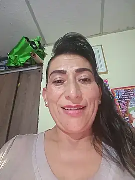 Snapshot of Lucia_Rios chatting on 05/22/26, 11:47 Lucia Rios online show from 05/22/26, 11:47