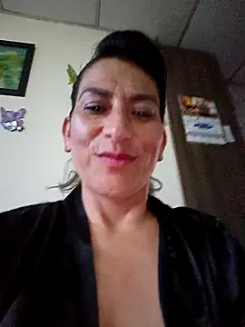 Snapshot of Lucia_Rios chatting on 04/21/26, 11:00 Lucia Rios online show from 04/21/26, 11:00