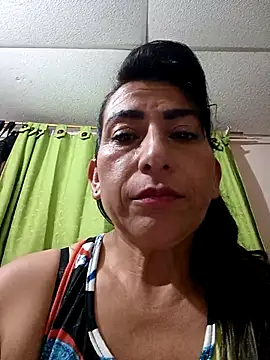 Snapshot of Lucia_Rios chatting on 04/30/26, 11:42 Lucia Rios online show from 04/30/26, 11:42