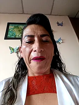 Snapshot of Lucia_Rios chatting on 04/24/26, 10:34 Lucia Rios online show from 04/24/26, 10:34