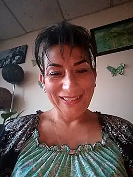 Lucia Rios online show from 07/07/26, 11:19