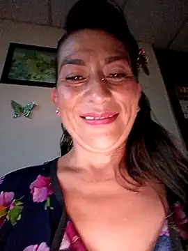 Snapshot of Lucia_Rios chatting on 05/06/26, 11:09 Lucia Rios online show from 05/06/26, 11:09