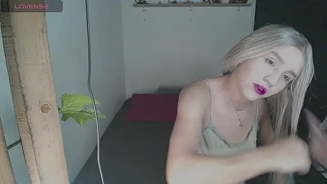Kary Blush online show from 05/17/26, 08:42