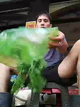Snapshot of traiwe06 chatting on 07/01/26, 12:55 traiwe06 online show from 07/01/26, 12:55