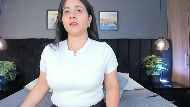Snapshot of alejandra__garcia chatting on 07/12/26, 03:18 alejandra garcia online show from 07/12/26, 03:18