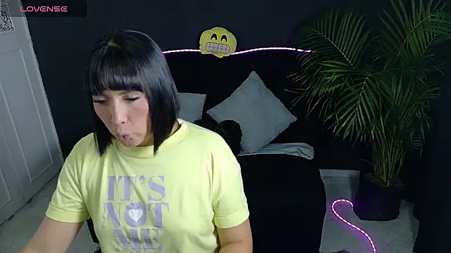 Valeriaa cruz online show from 03/03/26, 10:22