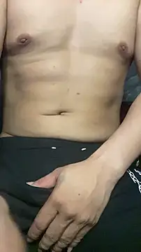 hoang15075 online show from 07/02/26, 03:51