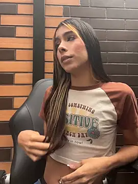 mxli divine  online show from 04/15/26, 02:21