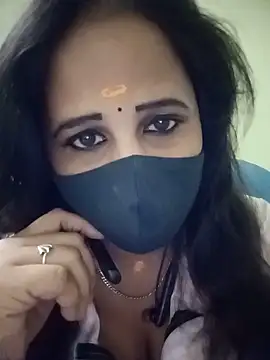 Snapshot of Tamil_Rani- chatting on 06/04/26, 06:01 Tamil Rani- online show from 06/04/26, 06:01