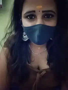 Snapshot of Tamil_Rani- chatting on 05/26/26, 07:01 Tamil Rani- online show from 05/26/26, 07:01