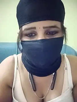 Snapshot of Tamil_Rani- chatting on 07/14/26, 05:30 Tamil Rani- online show from 07/14/26, 05:30