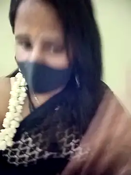 Snapshot of Tamil_Rani- chatting on 04/18/26, 05:15 Tamil Rani- online show from 04/18/26, 05:15