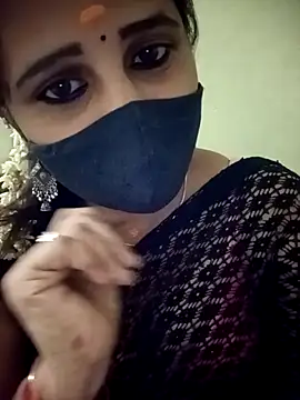 Snapshot of Tamil_Rani- chatting on 05/01/26, 05:07 Tamil Rani- online show from 05/01/26, 05:07