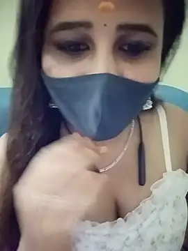 Snapshot of Tamil_Rani- chatting on 07/07/26, 07:28 Tamil Rani- online show from 07/07/26, 07:28