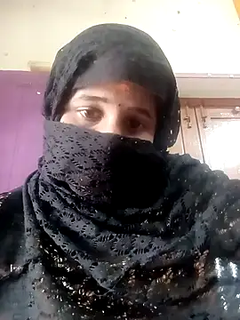 Snapshot of Tamil_Rani- chatting on 03/11/26, 06:18 Tamil Rani- online show from 03/11/26, 06:18