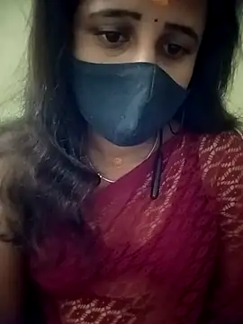 Snapshot of Tamil_Rani- chatting on 04/12/26, 11:19 Tamil Rani- online show from 04/12/26, 11:19