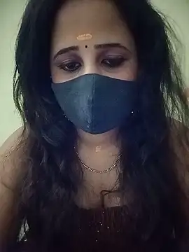 Snapshot of Tamil_Rani- chatting on 05/20/26, 08:06 Tamil Rani- online show from 05/20/26, 08:06