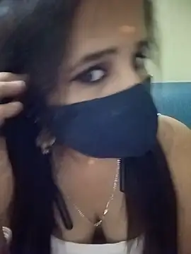 Snapshot of Tamil_Rani- chatting on 06/25/26, 05:29 Tamil Rani- online show from 06/25/26, 05:29