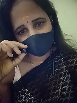 Snapshot of Tamil_Rani- chatting on 05/17/26, 10:10 Tamil Rani- online show from 05/17/26, 10:10