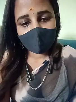 Snapshot of Tamil_Rani- chatting on 07/07/26, 06:47 Tamil Rani- online show from 07/07/26, 06:47