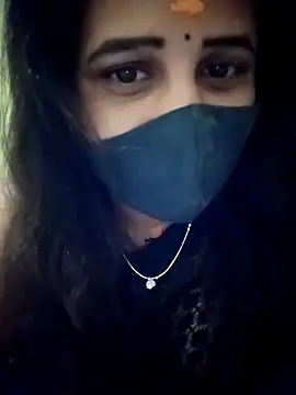 Snapshot of Tamil_Rani- chatting on 04/10/26, 07:43 Tamil Rani- online show from 04/10/26, 07:43