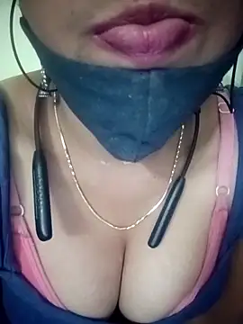 Snapshot of Tamil_Rani- chatting on 03/14/26, 06:47 Tamil Rani- online show from 03/14/26, 06:47