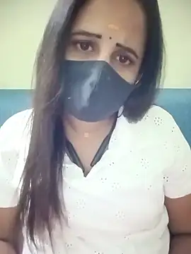 Snapshot of Tamil_Rani- chatting on 06/18/26, 09:36 Tamil Rani- online show from 06/18/26, 09:36