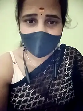 Snapshot of Tamil_Rani- chatting on 04/21/26, 06:25 Tamil Rani- online show from 04/21/26, 06:25