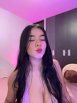 Sophia Wy online show from 03/17/26, 05:21