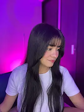 Sophia Wy online show from 04/18/26, 12:57