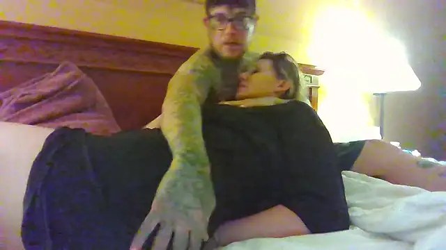 Snapshot of Darkcrowncouple chatting on 02/28/26, 01:55 Darkcrowncouple online show from 02/28/26, 01:55