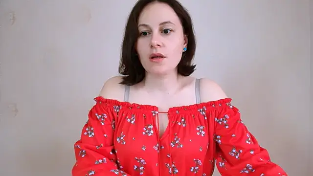 Snapshot of Inessa_beauty chatting on 05/19/26, 02:13 Inessa beauty online show from 05/19/26, 02:13