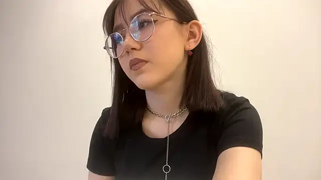 Snapshot of SolvedGlobe chatting on 02/28/26, 01:33 SolvedGlobe online show from 02/28/26, 01:33