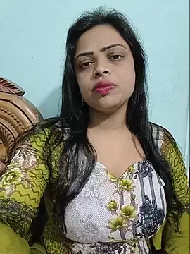 Snapshot of Beauty-3 chatting on 06/25/26, 01:27 Beauty-3 online show from 06/25/26, 01:27