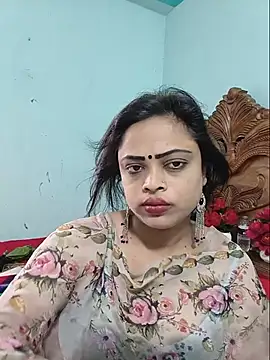 Snapshot of Beauty-3 chatting on 07/07/26, 04:59 Beauty-3 online show from 07/07/26, 04:59