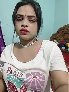 Snapshot of Beauty-3 chatting on 06/04/26, 08:13 Beauty-3 online show from 06/04/26, 08:13