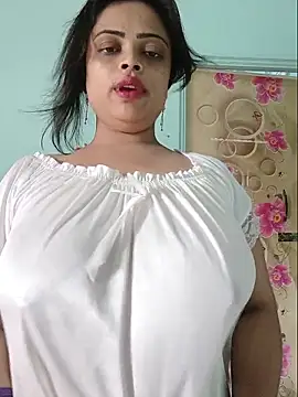 Snapshot of Beauty-3 chatting on 06/30/26, 07:30 Beauty-3 online show from 06/30/26, 07:30