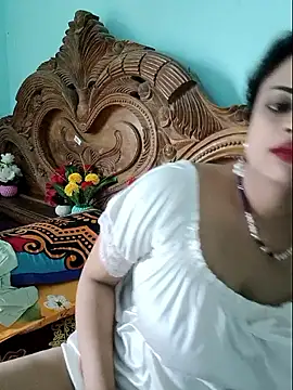 Snapshot of Beauty-3 chatting on 06/15/26, 03:07 Beauty-3 online show from 06/15/26, 03:07